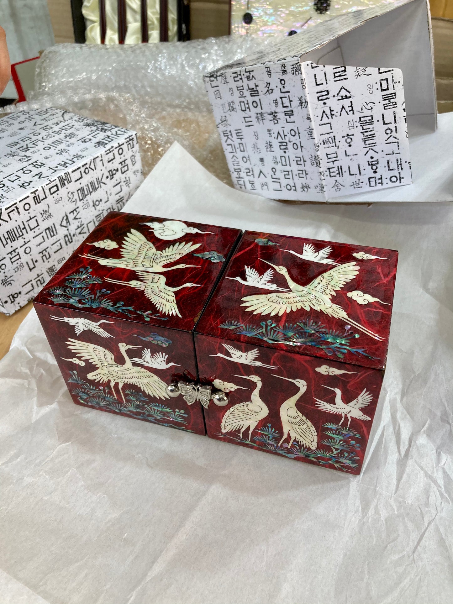 Traditional Korean jewelry box made of mother of pearl